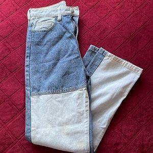 Boyfriend jeans style.